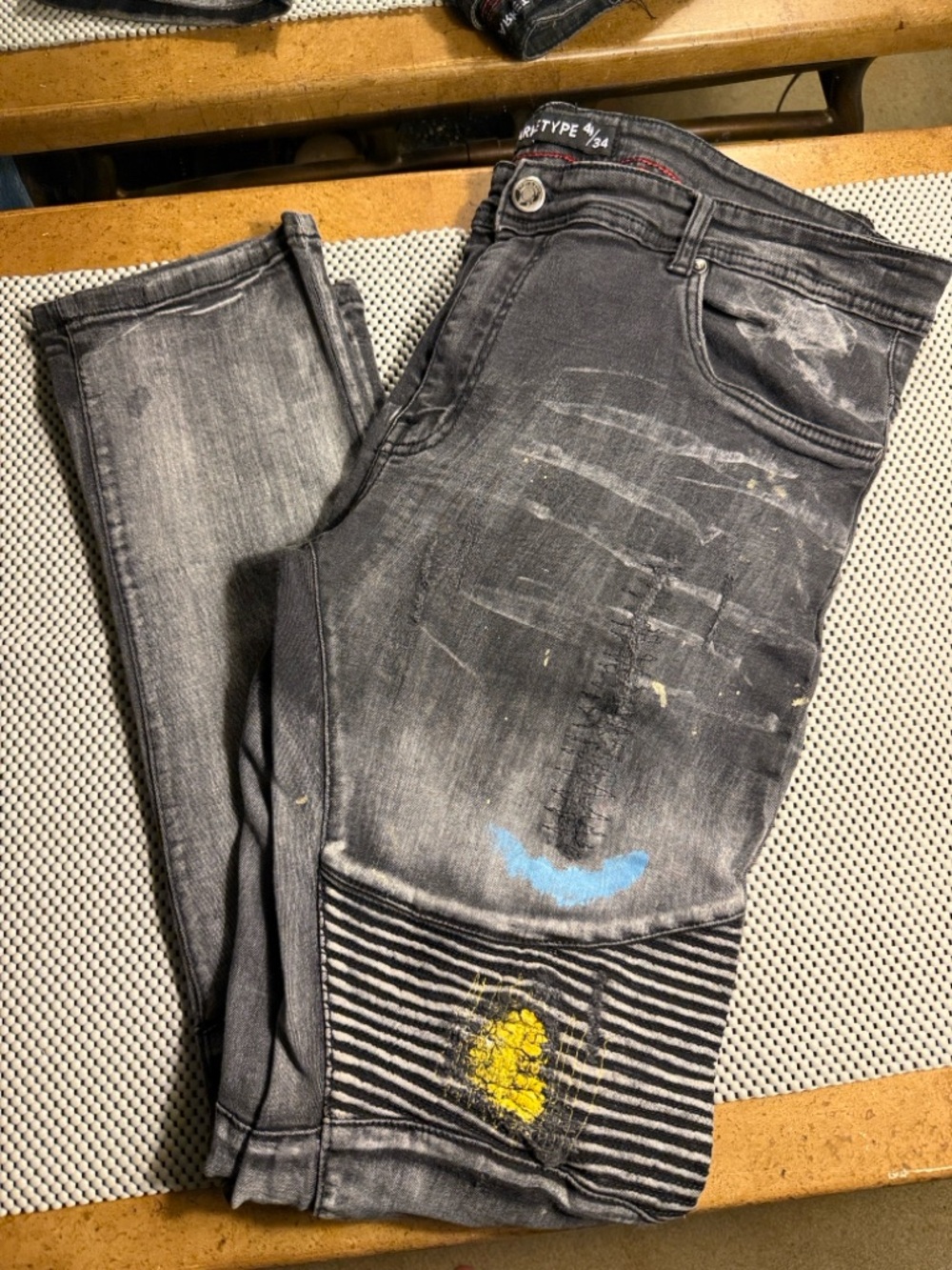 Arketype Men’s 40x34 (39x31) Black/Grey Paint-Accent Skinny Jeans LIKE NEW